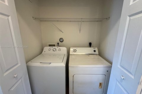 Touwnhouse à vendre à Miami, Floride: 3 chambres, 161.93 m2 № 2010227 - photo 10