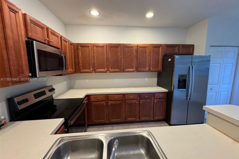 Touwnhouse à vendre à Miami, Floride: 3 chambres, 161.93 m2 № 2010227 - photo 3