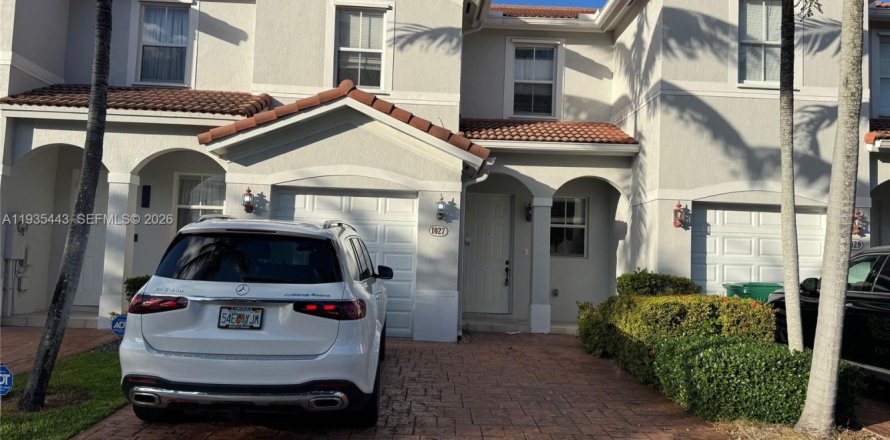 Touwnhouse à Miami, Floride 3 chambres, 161.93 m2 № 2010227