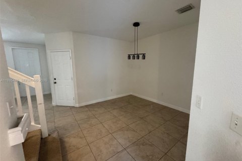 Touwnhouse à vendre à Miami, Floride: 3 chambres, 161.93 m2 № 2010227 - photo 22