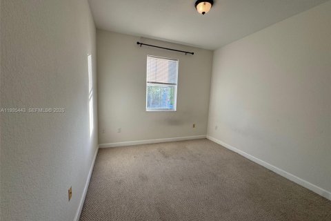 Touwnhouse à vendre à Miami, Floride: 3 chambres, 161.93 m2 № 2010227 - photo 17