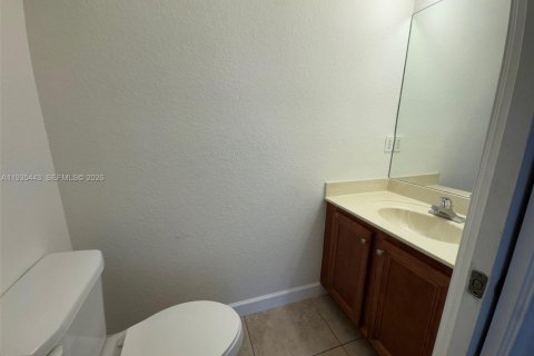 Touwnhouse à vendre à Miami, Floride: 3 chambres, 161.93 m2 № 2010227 - photo 7