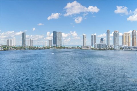 Купить кондоминиум в Авентура, Флорида 2 спальни, 228.73м2, № 1692886 - фото 4