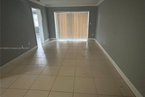 Copropriété à louer à Miami, Floride: 1 chambre, 62.8 m2 № 1946388 - photo 5