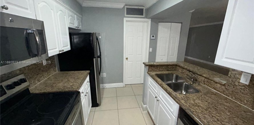 Condo à Miami, Floride, 1 chambre  № 1946388