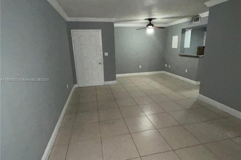 Copropriété à louer à Miami, Floride: 1 chambre, 62.8 m2 № 1946388 - photo 8