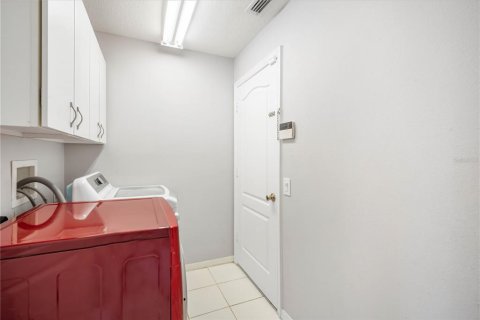 House in Land O' Lakes, Florida 4 bedrooms, 229.47 sq.m. № 1823031 - photo 14