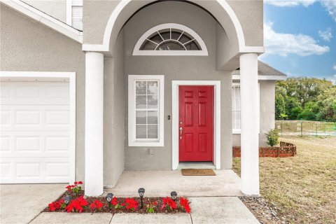House in Eustis, Florida 4 bedrooms, 173.08 sq.m. № 1566161 - photo 2