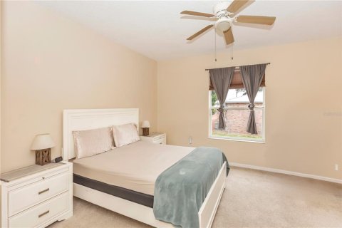 House in Eustis, Florida 4 bedrooms, 173.08 sq.m. № 1566161 - photo 12