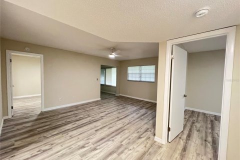 Condo in Ocala, Florida, 2 bedrooms № 2199728 - photo 7