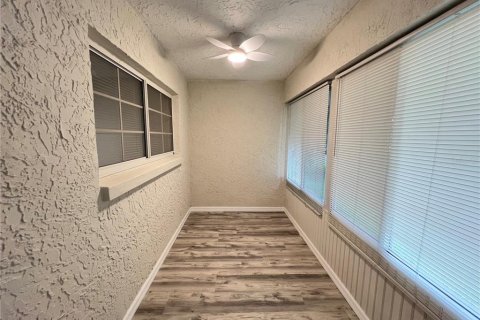 Condo in Ocala, Florida, 2 bedrooms № 2199728 - photo 25