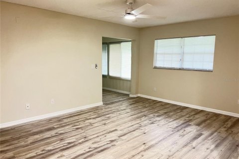 Condo in Ocala, Florida, 2 bedrooms № 2199728 - photo 5