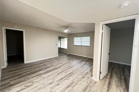 Condo in Ocala, Florida, 2 bedrooms № 2199728 - photo 6