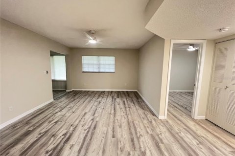Condo in Ocala, Florida, 2 bedrooms № 2199728 - photo 8
