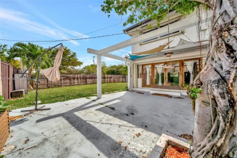 Купить таунхаус в Норт-Майами, Флорида 2 спальни, 143.81м2, № 2056111 - фото 30