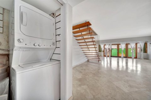 Купить таунхаус в Норт-Майами, Флорида 2 спальни, 143.81м2, № 2056111 - фото 16