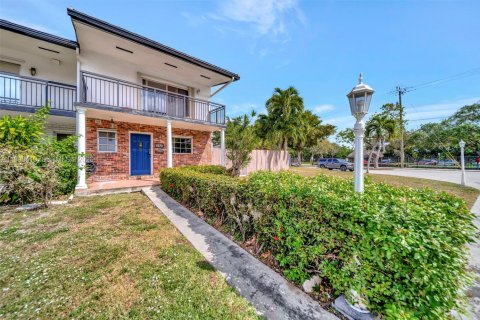 Купить таунхаус в Норт-Майами, Флорида 2 спальни, 143.81м2, № 2056111 - фото 2