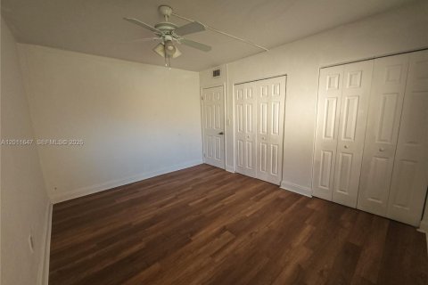 Townhouse in Miami, Florida 3 bedrooms, 123.56 sq.m. № 2075043 - photo 10