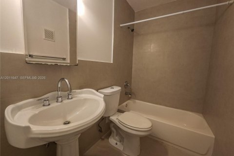 Townhouse in Miami, Florida 3 bedrooms, 123.56 sq.m. № 2075043 - photo 9