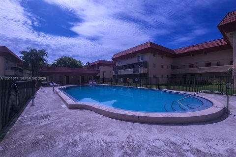 Townhouse in Miami, Florida 3 bedrooms, 123.56 sq.m. № 2075043 - photo 12