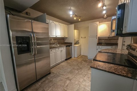 Townhouse in Miami, Florida 3 bedrooms, 123.56 sq.m. № 2075043 - photo 3