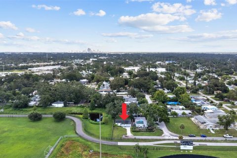 House in Gulfport, Florida 2 bedrooms, 95.5 sq.m. № 1910128 - photo 29