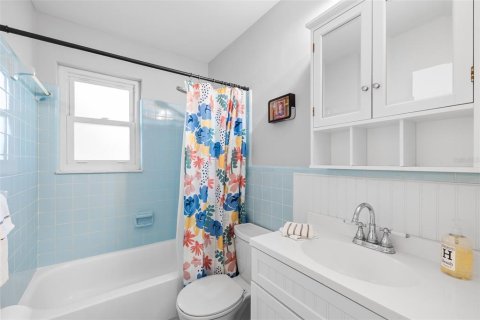House in Gulfport, Florida 2 bedrooms, 95.5 sq.m. № 1910128 - photo 14