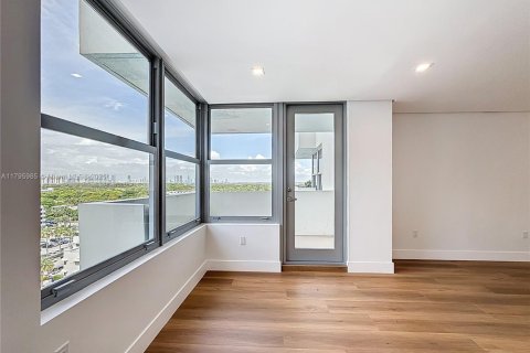 Condominio en venta en Miami Beach, Florida, 1 dormitorio, 74.04 m2 № 1939702 - foto 16