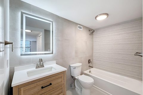 Condominio en venta en Miami Beach, Florida, 1 dormitorio, 74.04 m2 № 1939702 - foto 27