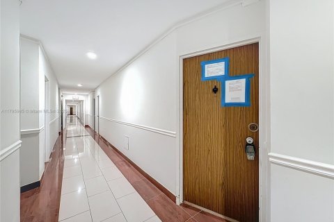 Condominio en venta en Miami Beach, Florida, 1 dormitorio, 74.04 m2 № 1939702 - foto 5