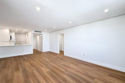 Condominio en venta en Miami Beach, Florida, 1 dormitorio, 74.04 m2 № 1939702 - foto 18