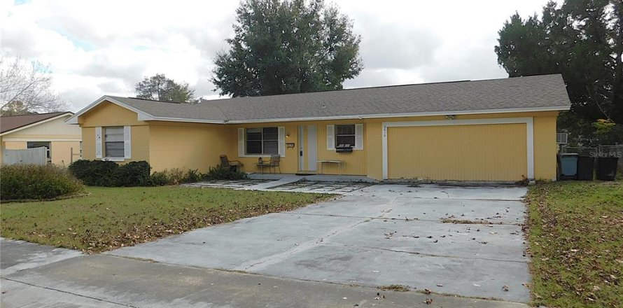 House in Ocala, Florida 2 bedrooms, 104.14 sq.m. № 2151319