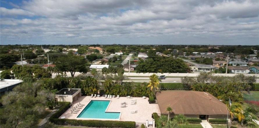 Condo in Tamarac, Florida, 2 bedrooms  № 1027128