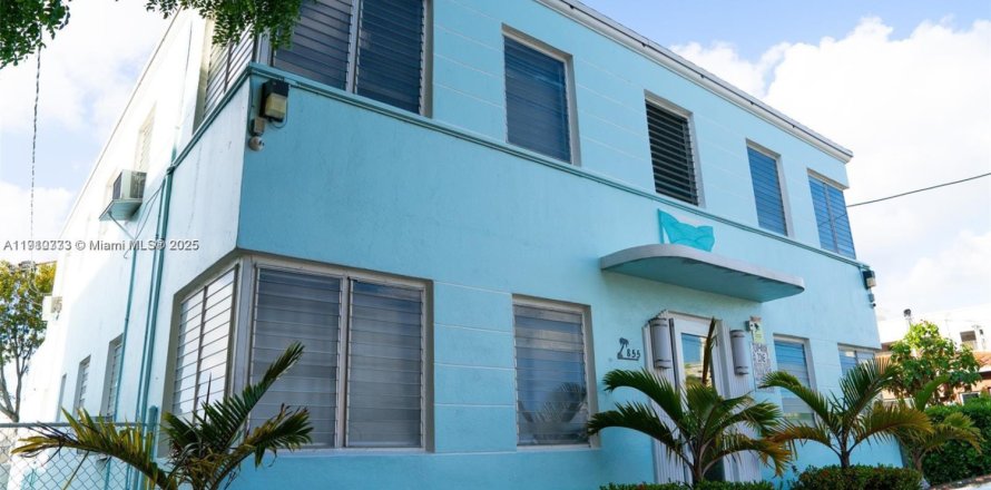 Коммерческая недвижимость в Майами, Флорида № 1966469