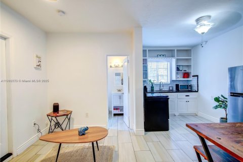 Купить коммерческую недвижимость в Майами, Флорида № 1966469 - фото 20