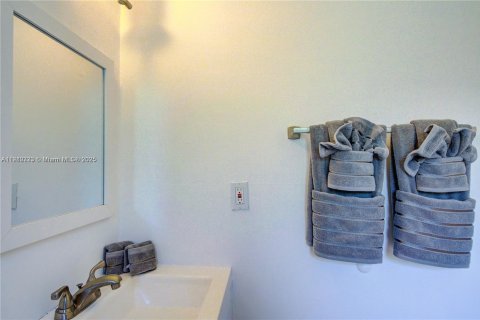 Купить коммерческую недвижимость в Майами, Флорида № 1966469 - фото 30