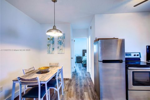 Купить коммерческую недвижимость в Майами, Флорида № 1966469 - фото 8