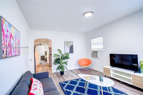 Купить коммерческую недвижимость в Майами, Флорида № 1966469 - фото 4