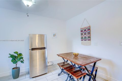 Купить коммерческую недвижимость в Майами, Флорида № 1966469 - фото 23