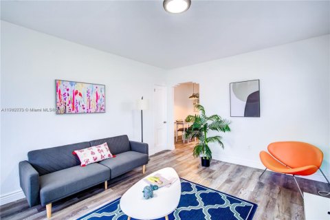 Купить коммерческую недвижимость в Майами, Флорида № 1966469 - фото 6