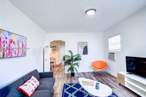 Купить коммерческую недвижимость в Майами, Флорида № 1966469 - фото 5