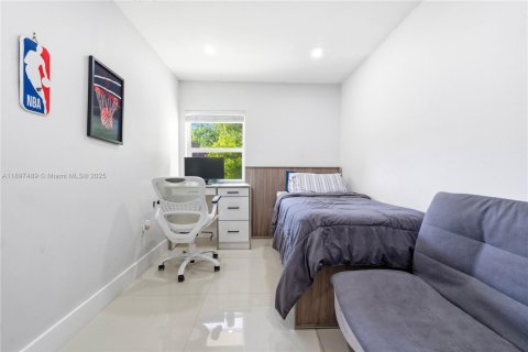 Townhouse in Miami, Florida 3 bedrooms, 90.12 sq.m. № 1953054 - photo 20