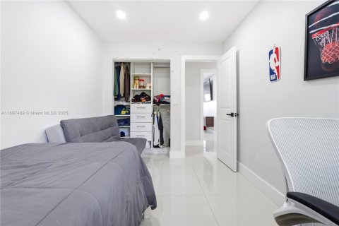 Townhouse in Miami, Florida 3 bedrooms, 90.12 sq.m. № 1953054 - photo 21