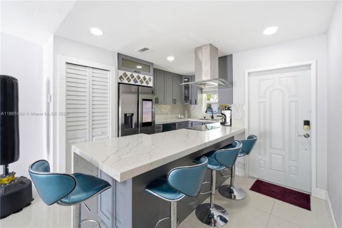 Townhouse in Miami, Florida 3 bedrooms, 90.12 sq.m. № 1953054 - photo 9