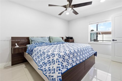 Townhouse in Miami, Florida 3 bedrooms, 90.12 sq.m. № 1953054 - photo 16