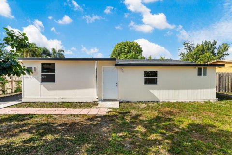 Casa en venta en Lauderhill, Florida, 3 dormitorios, 123.1 m2 № 1975646 - foto 22