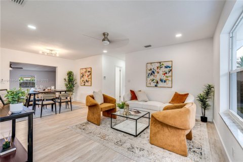 Casa en venta en Lauderhill, Florida, 3 dormitorios, 123.1 m2 № 1975646 - foto 4