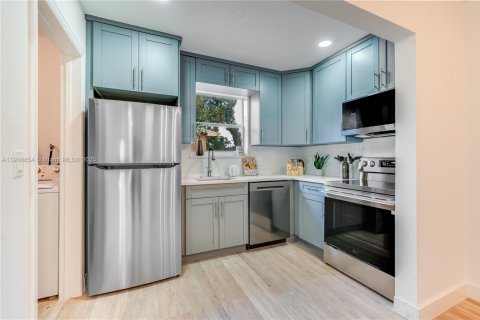 Casa en venta en Lauderhill, Florida, 3 dormitorios, 123.1 m2 № 1975646 - foto 8