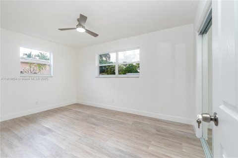 Casa en venta en Lauderhill, Florida, 3 dormitorios, 123.1 m2 № 1975646 - foto 14