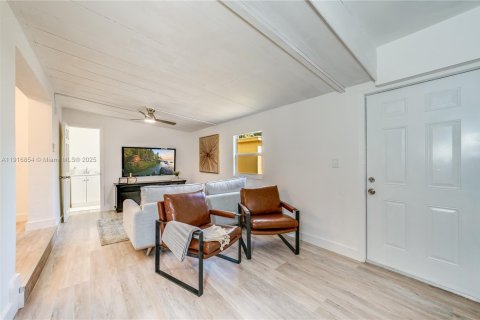 Casa en venta en Lauderhill, Florida, 3 dormitorios, 123.1 m2 № 1975646 - foto 11